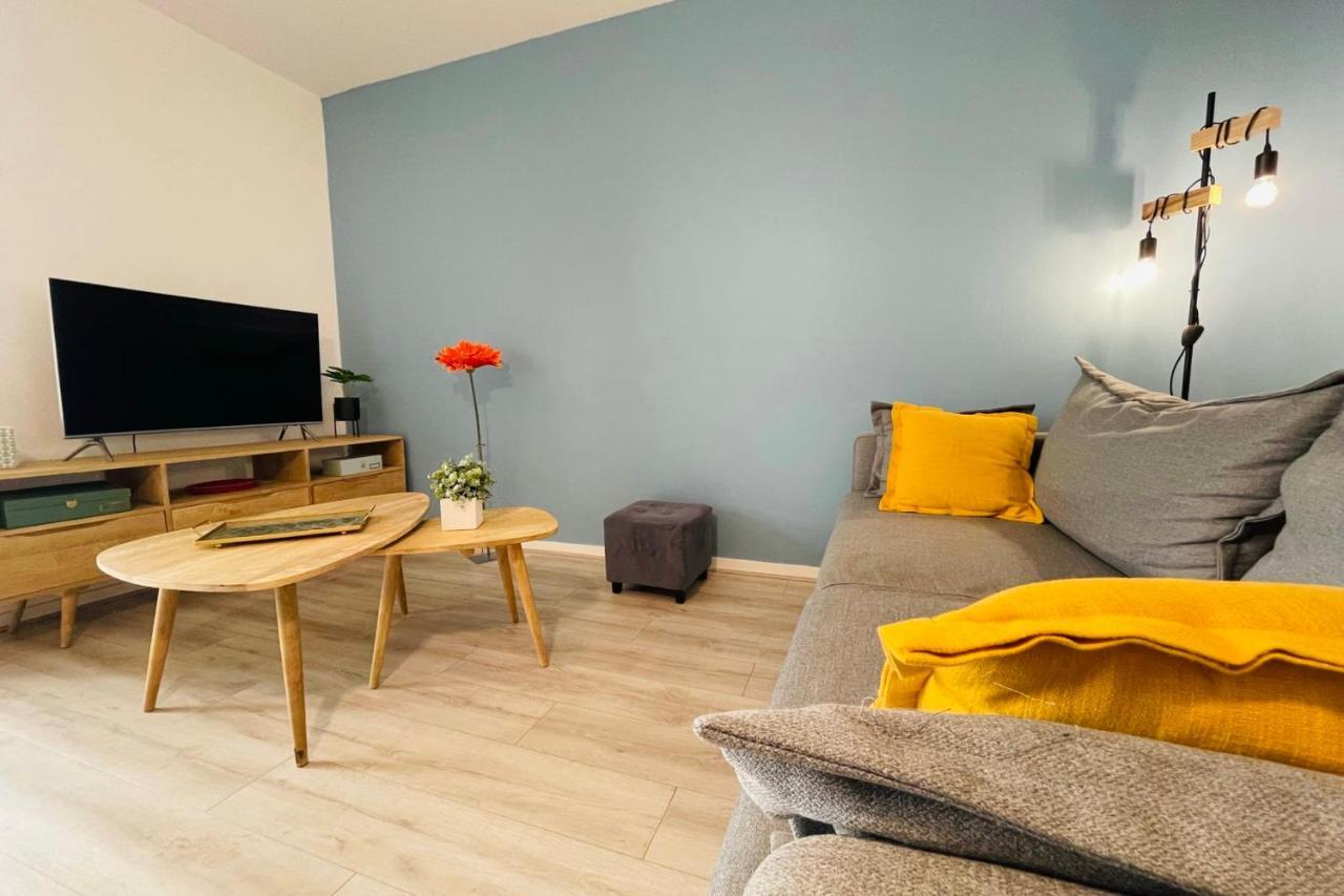 Bright Apartment In A New Building With Garage Tours Buitenkant foto