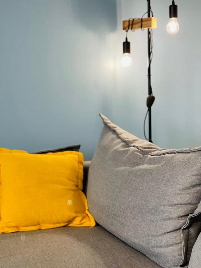 Bright Apartment In A New Building With Garage Tours Buitenkant foto