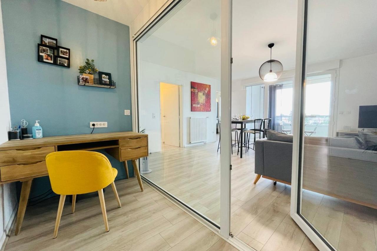 Bright Apartment In A New Building With Garage Tours Buitenkant foto