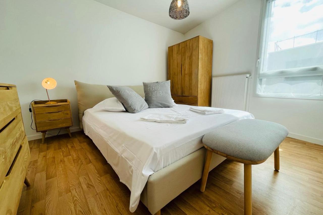 Bright Apartment In A New Building With Garage Tours Buitenkant foto