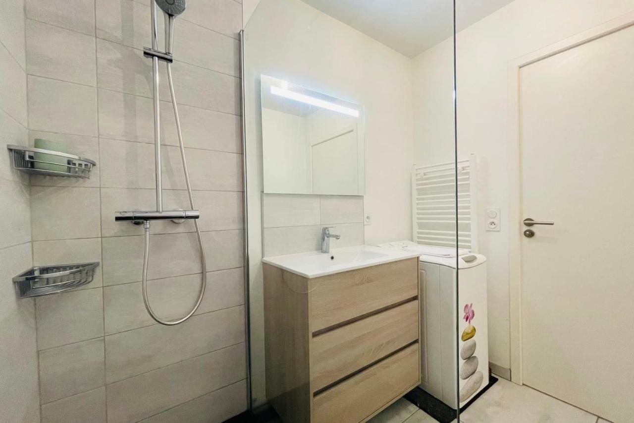 Bright Apartment In A New Building With Garage Tours Buitenkant foto