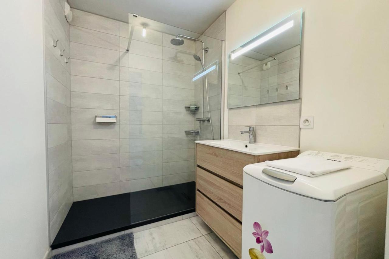 Bright Apartment In A New Building With Garage Tours Buitenkant foto