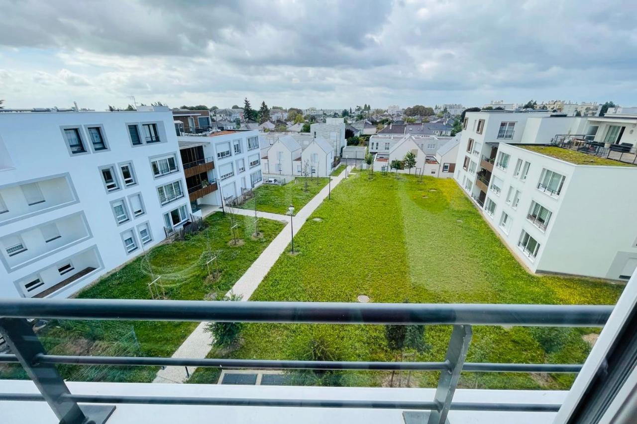 Bright Apartment In A New Building With Garage Tours Buitenkant foto